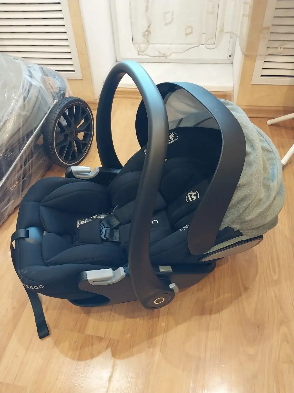 Продается коляска 3 в 1 - Детские коляски (Товары для детей) в Южно-Сахалинск