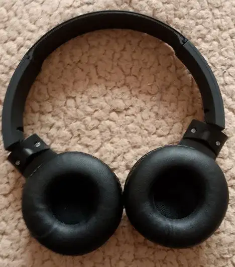 Продам беспроводные наушники JBL с кабелем - Наушники (Электроника) в Южно-Сахалинск