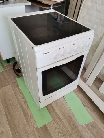 Продажа электрической плиты - Посуда и кухонная утварь в Южно-Сахалинск