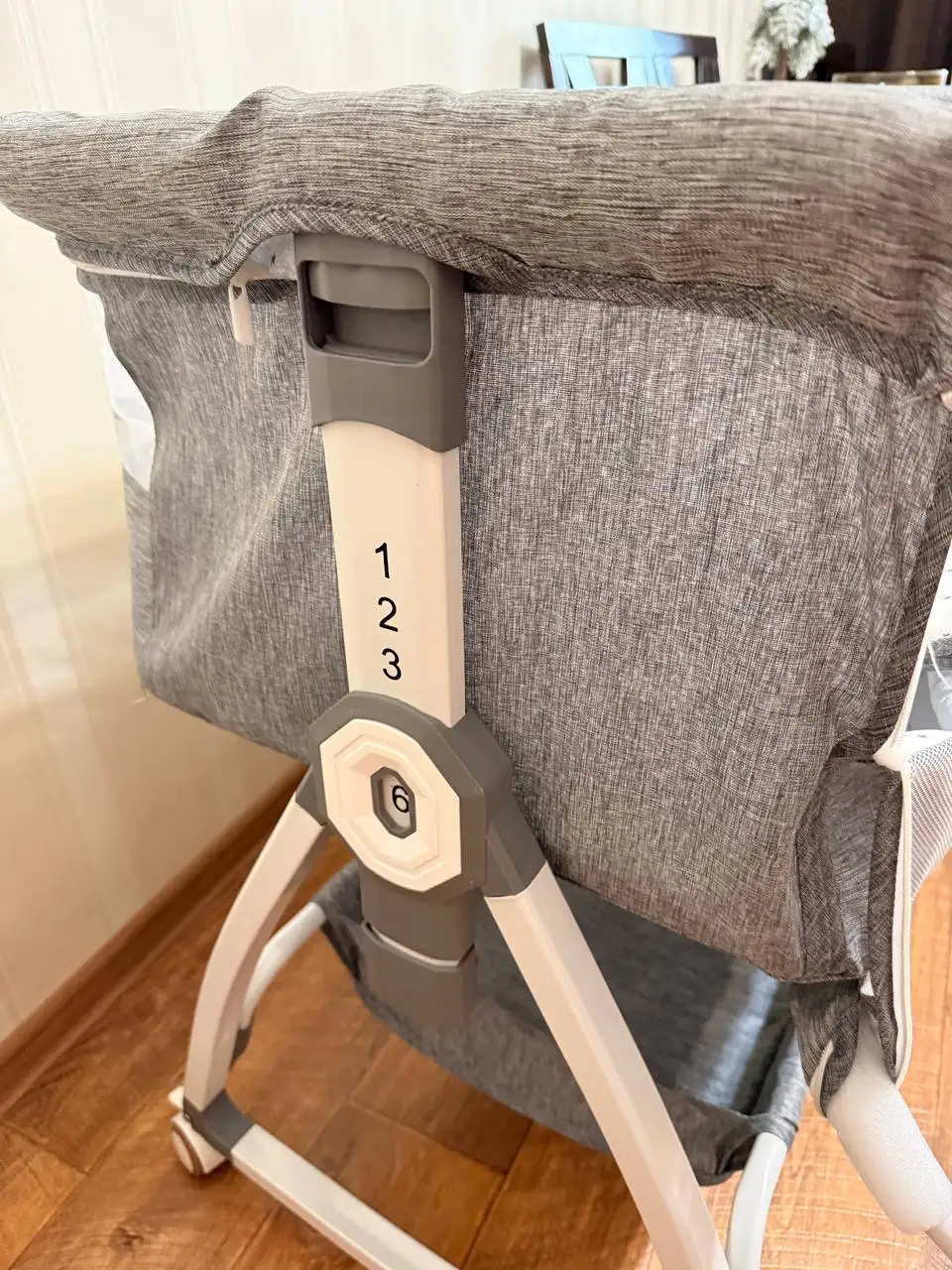 Продам приставную люльку-кроватку для малышей - Детская мебель (Товары для детей) в Южно-Сахалинск