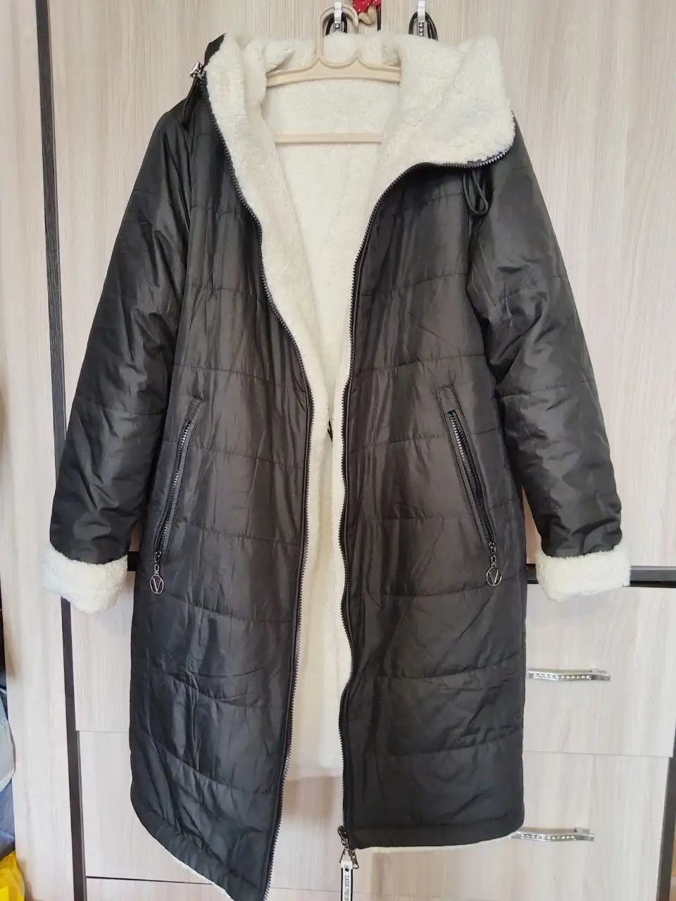 Новая куртка размер 46/48 - Верхняя одежда (Одежда) в Южно-Сахалинск