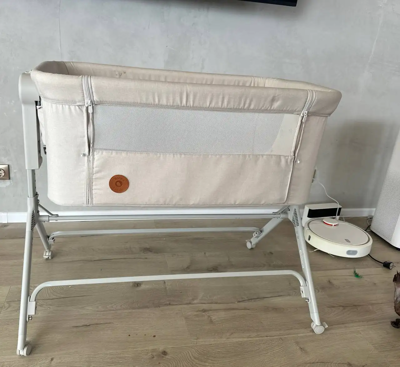 Продам детскую кроватку с матрасником и аксессуарами - Детская мебель (Товары для детей) в Южно-Сахалинск