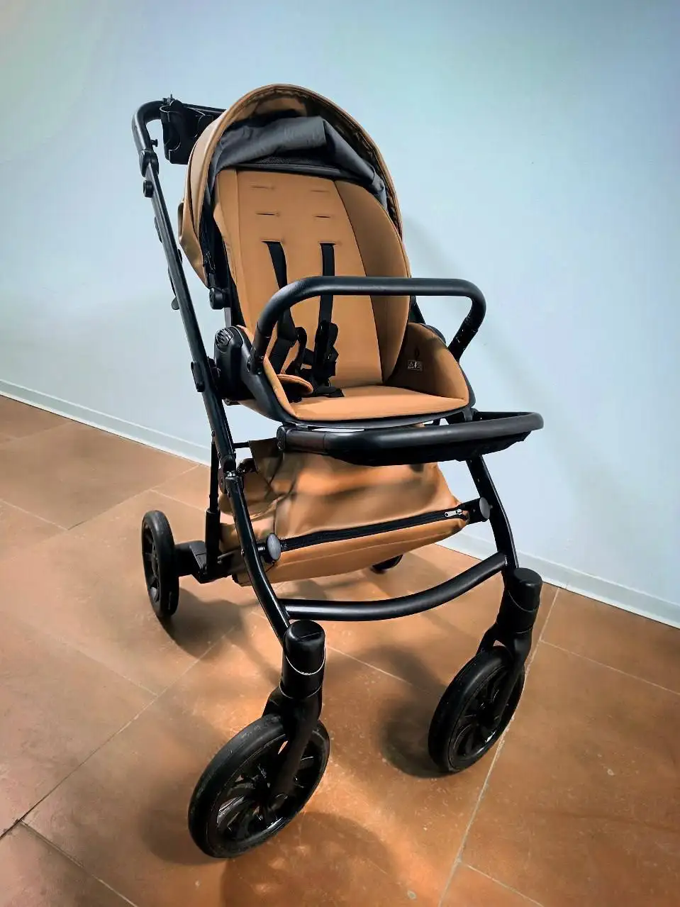 Коляска Anex 2в1 в отличном состоянии - Коляски (Товары для детей) в Южно-Сахалинск