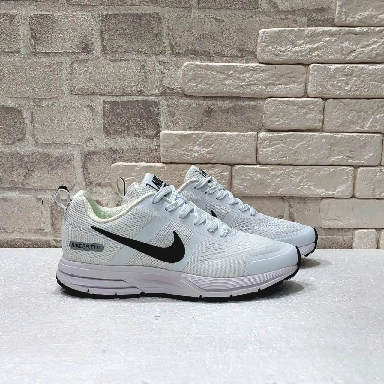 Мужские и женские кроссовки в Южно-Сахалинске - Обувь (Одежда) в Южно-Сахалинск