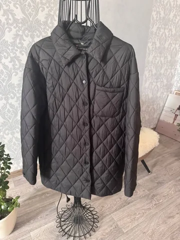 Черная болоньевая куртка женская 44 размер - Пуховики в Южно-Сахалинск