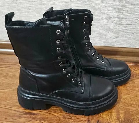 Ботинки б/у р-р 39 - Пуховики в Южно-Сахалинск