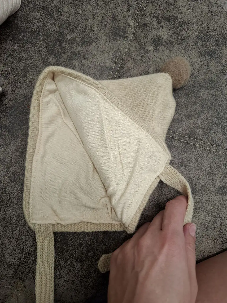 Новые шапки - Головные уборы (Одежда) в Южно-Сахалинск