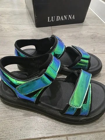 Продам р.32 б/у - Верхняя одежда, обувь, джинсы в Южно-Сахалинск