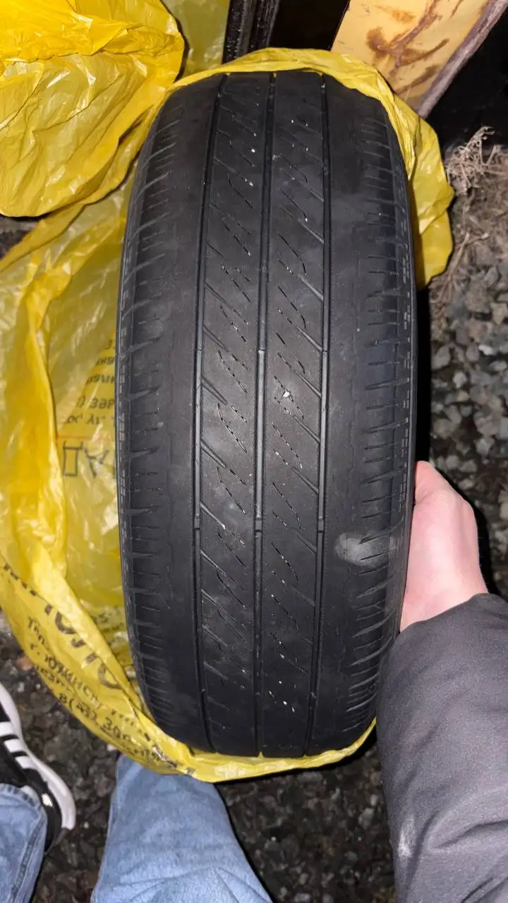 Продам шины 195/65 R15 - Шины и диски (Авто) в Южно-Сахалинск