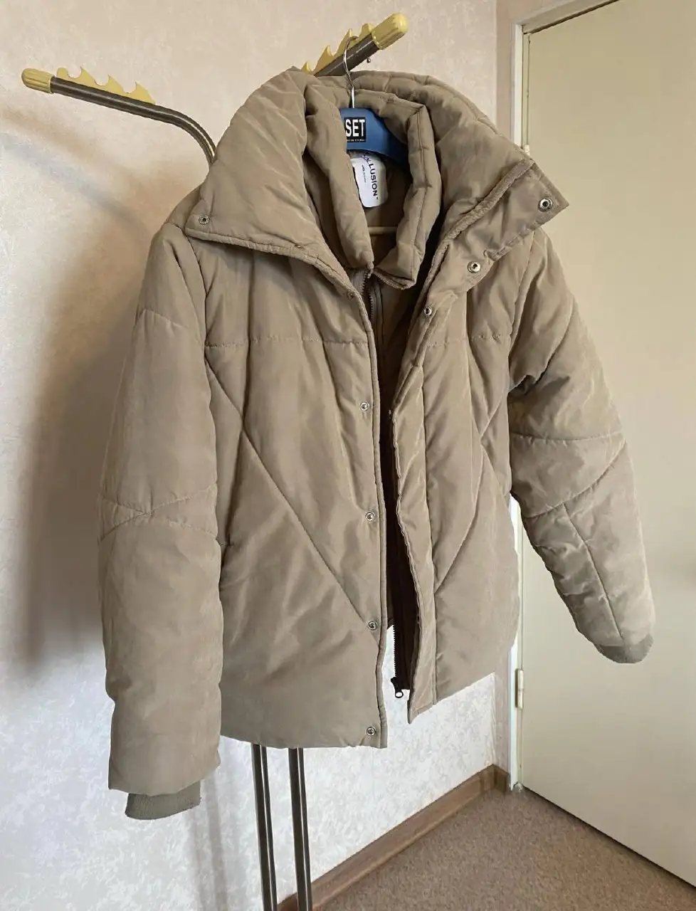 Продам оверсайз куртку в Южно-Сахалинске - Верхняя одежда (Одежда) в Южно-Сахалинск