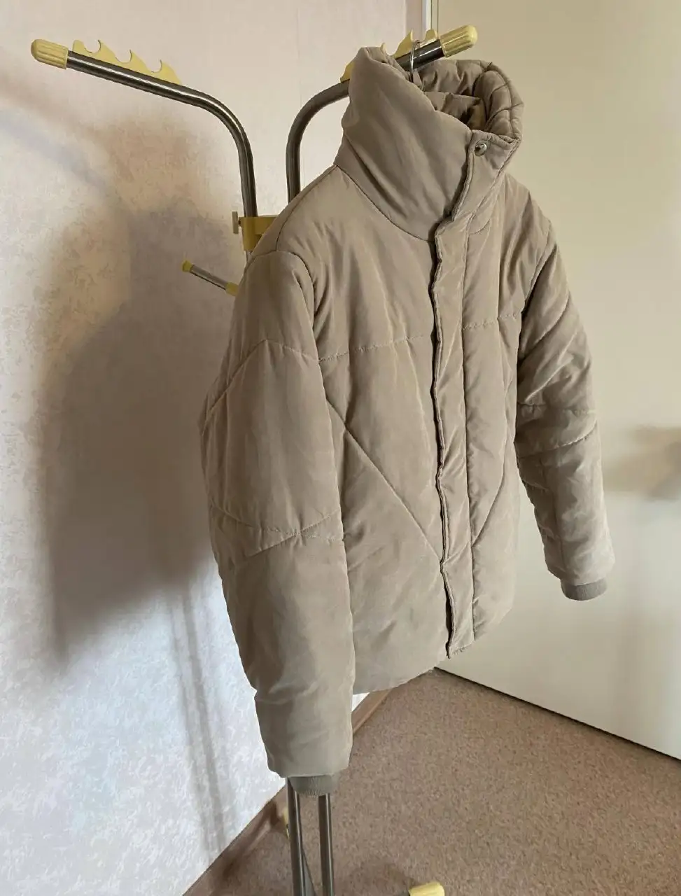 Продам оверсайз куртку в Южно-Сахалинске - Верхняя одежда (Одежда) в Южно-Сахалинск