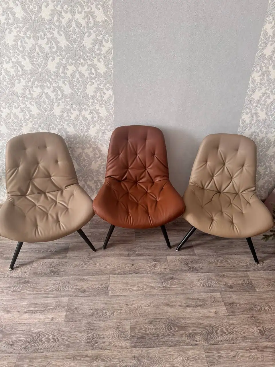 Комплект из 3 кресел из кожзама - Мебель (Барахолка) в Южно-Сахалинск