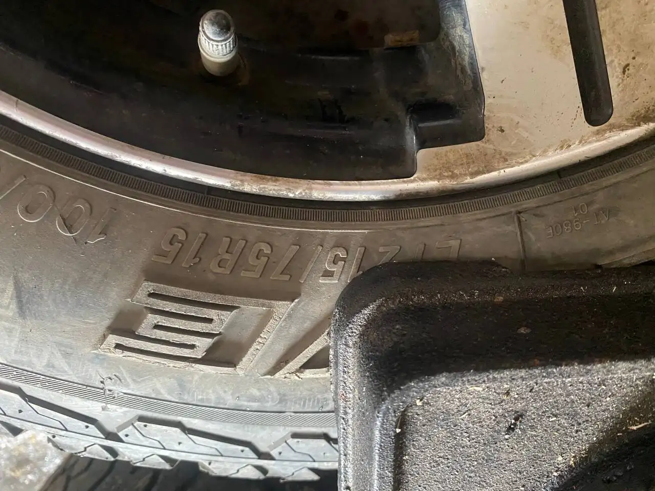 Диски с резиной 215/75R15 - Шины и диски (Авто) в Корсаков