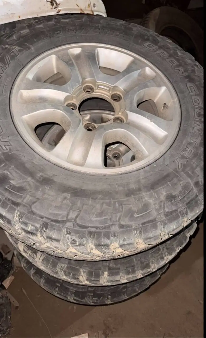 Продажа шин 265/70R17 - Шины и диски (Запчасти) в Южно-Сахалинск