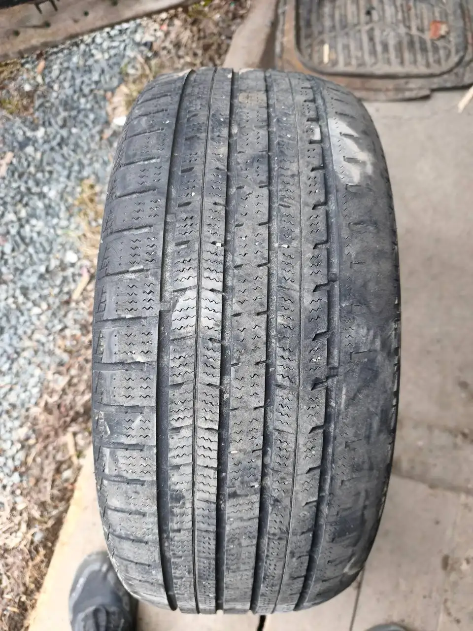 Продажа 4 зимних шин - Шины и диски (Авто) в Корсаков