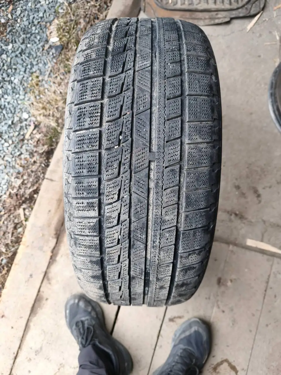 Продажа 4 зимних шин - Шины и диски (Авто) в Корсаков