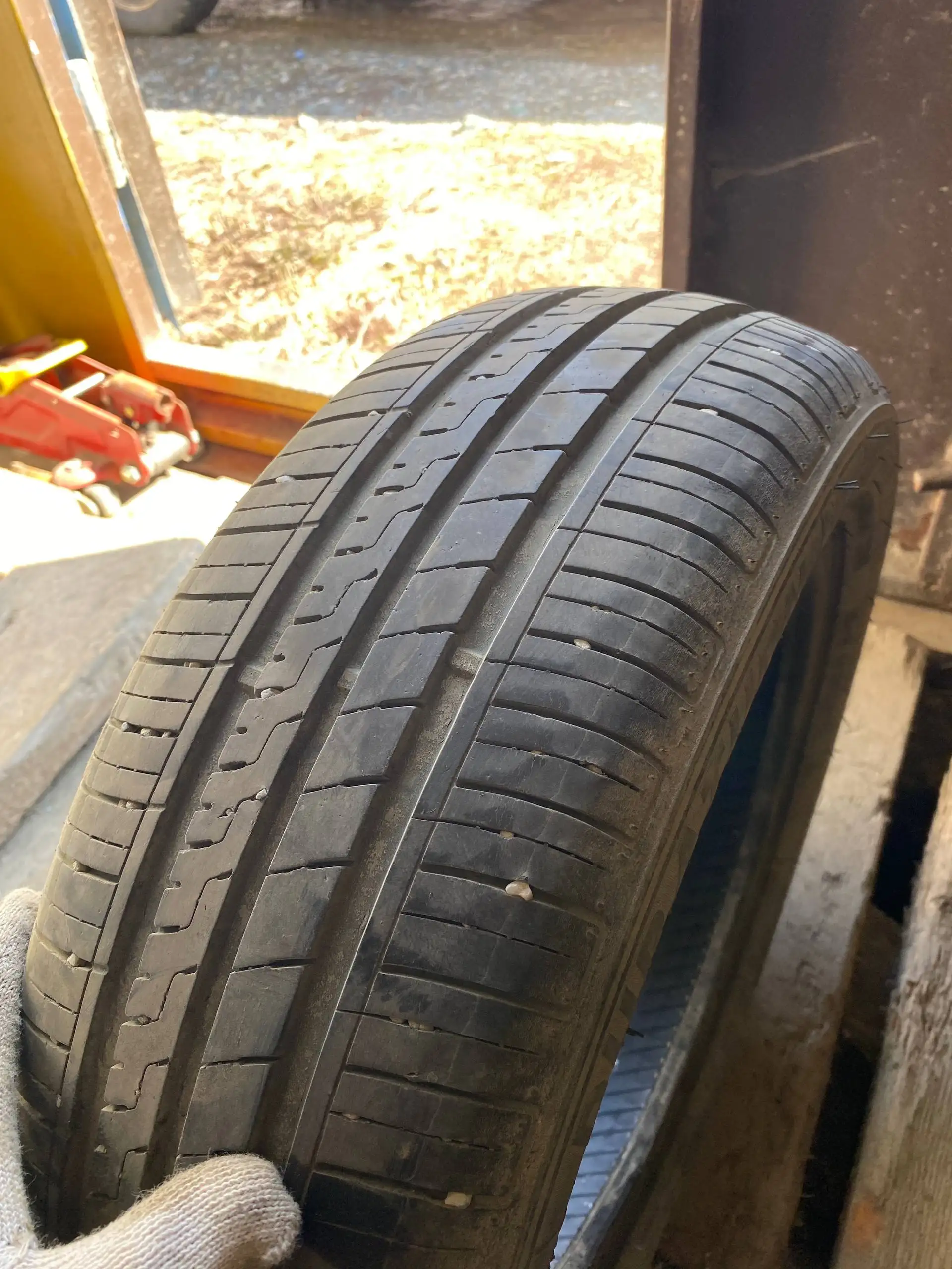 Комплект летней резины 165/60/14 - Шины и диски (Авто) в Южно-Сахалинск