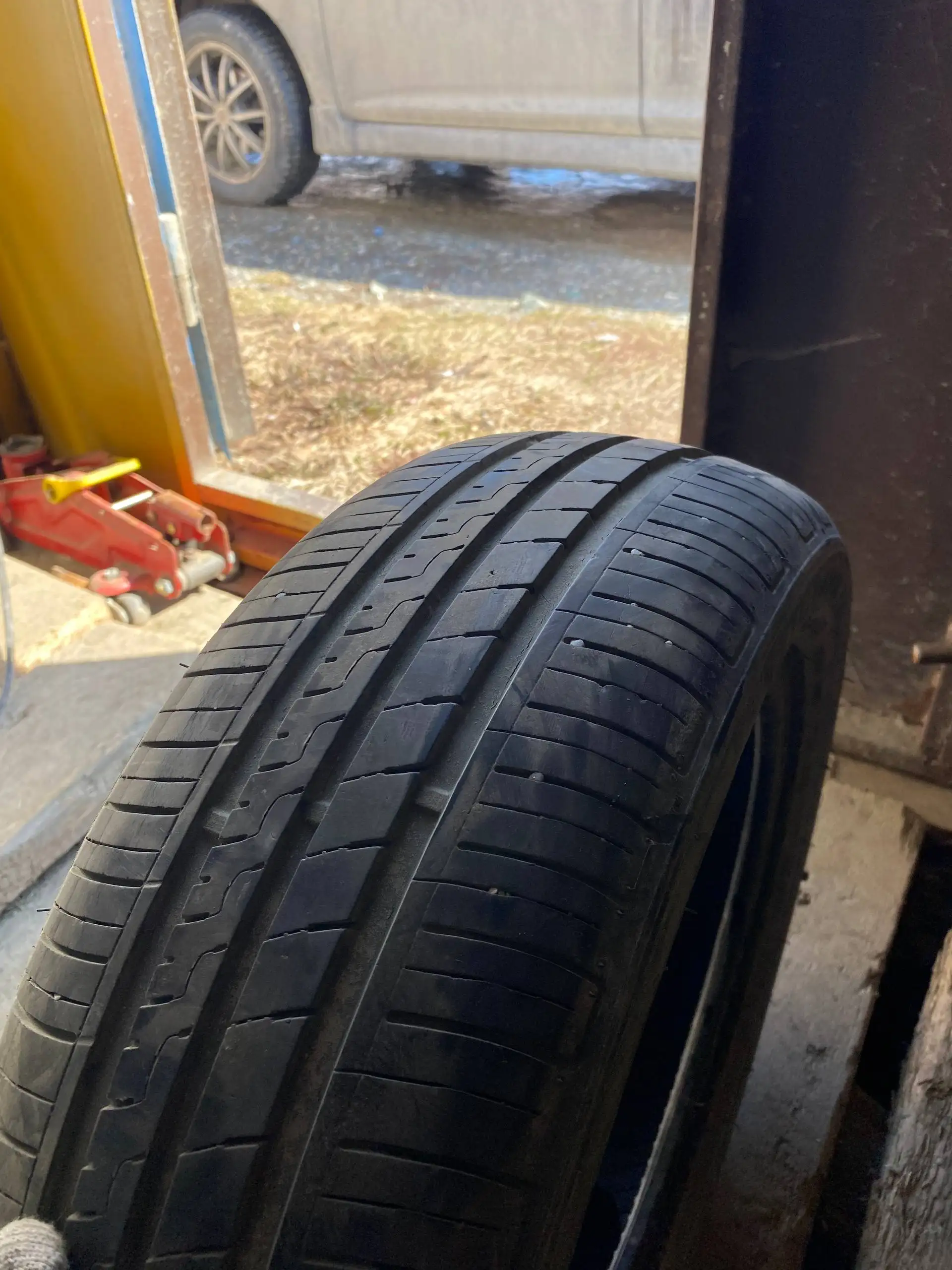 Комплект летней резины 165/60/14 - Шины и диски (Авто) в Южно-Сахалинск