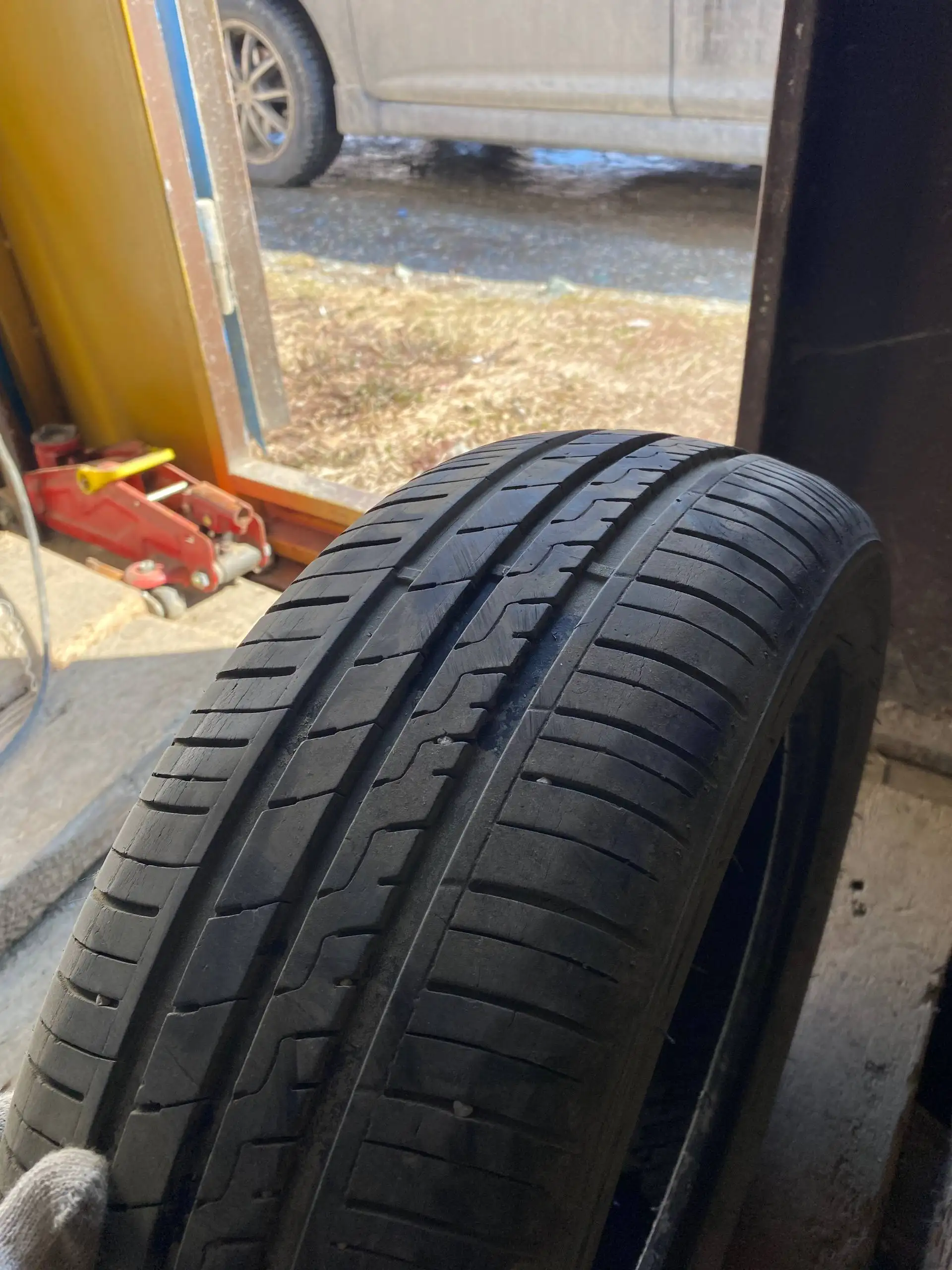 Комплект летней резины 165/60/14 - Шины и диски (Авто) в Южно-Сахалинск