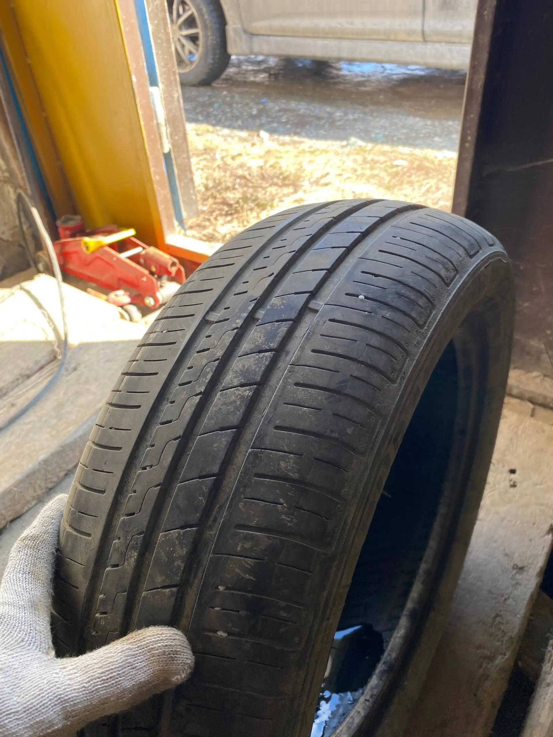 Комплект летней резины 165/60/14 - Шины и диски (Авто) в Южно-Сахалинск