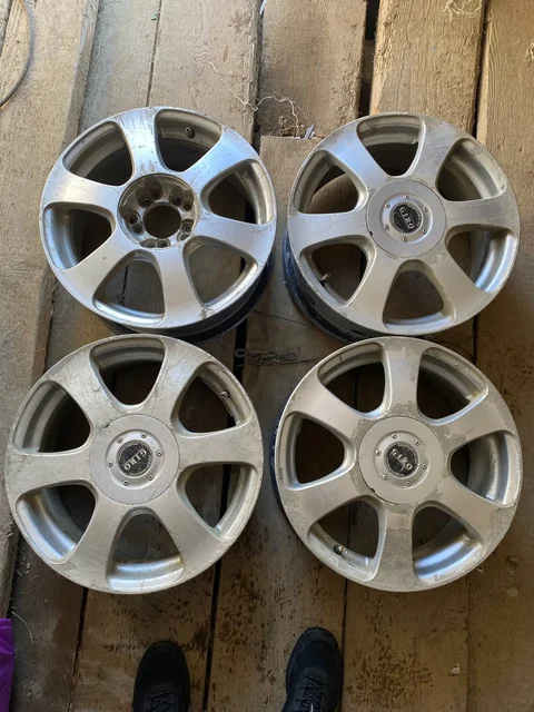 Комплект дисков на 16 универсальная 5 - Автозапчасти в Южно-Сахалинск