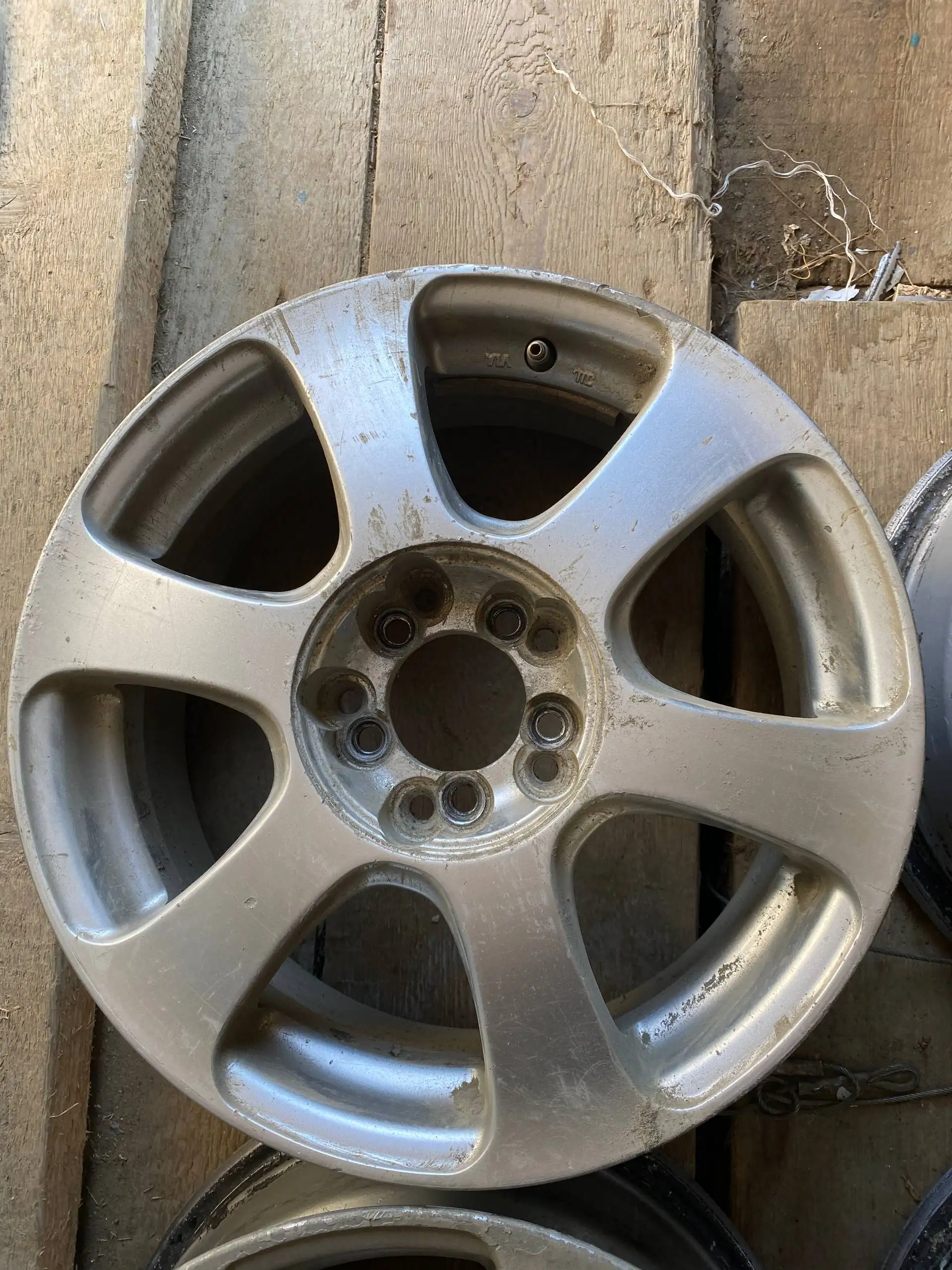 Комплект дисков на 16 универсальная 5 - Диски (Запчасти) в Южно-Сахалинск