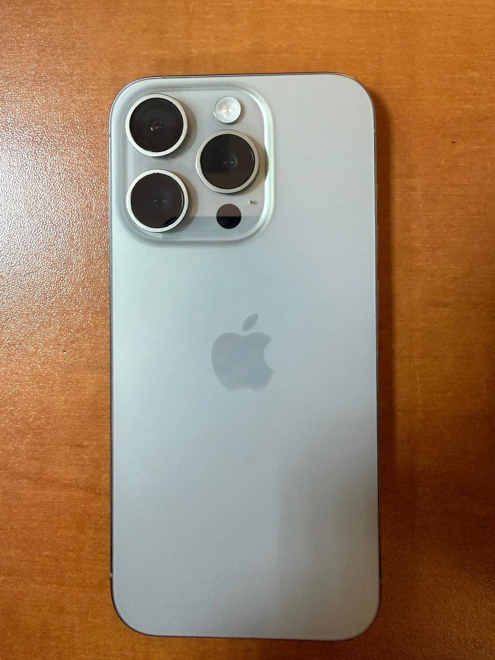 Продам телефон IPhone 15 pro 256гб - Смартфоны (Электроника) в Южно-Сахалинск