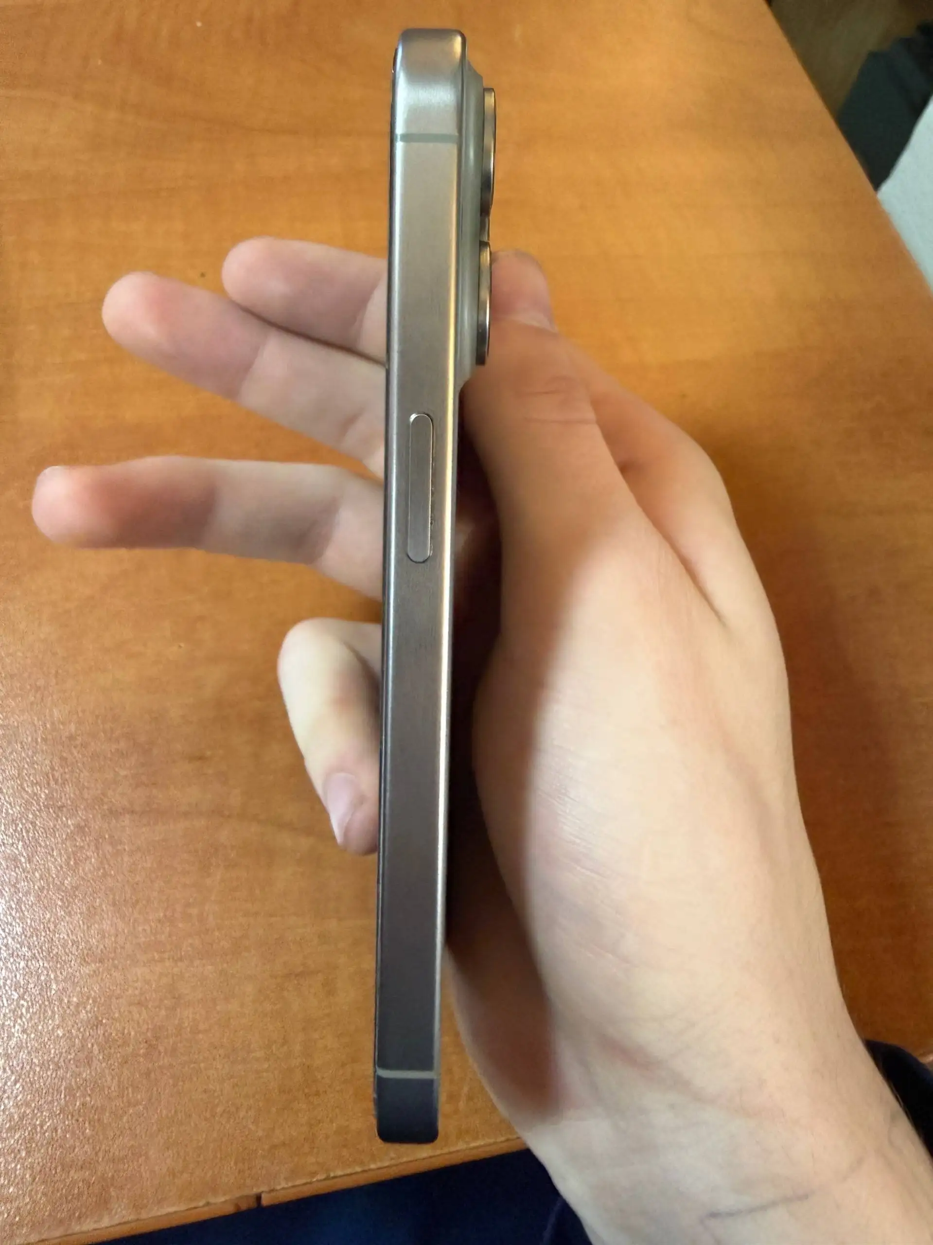 Продам телефон IPhone 15 pro 256гб - Смартфоны (Электроника) в Южно-Сахалинск