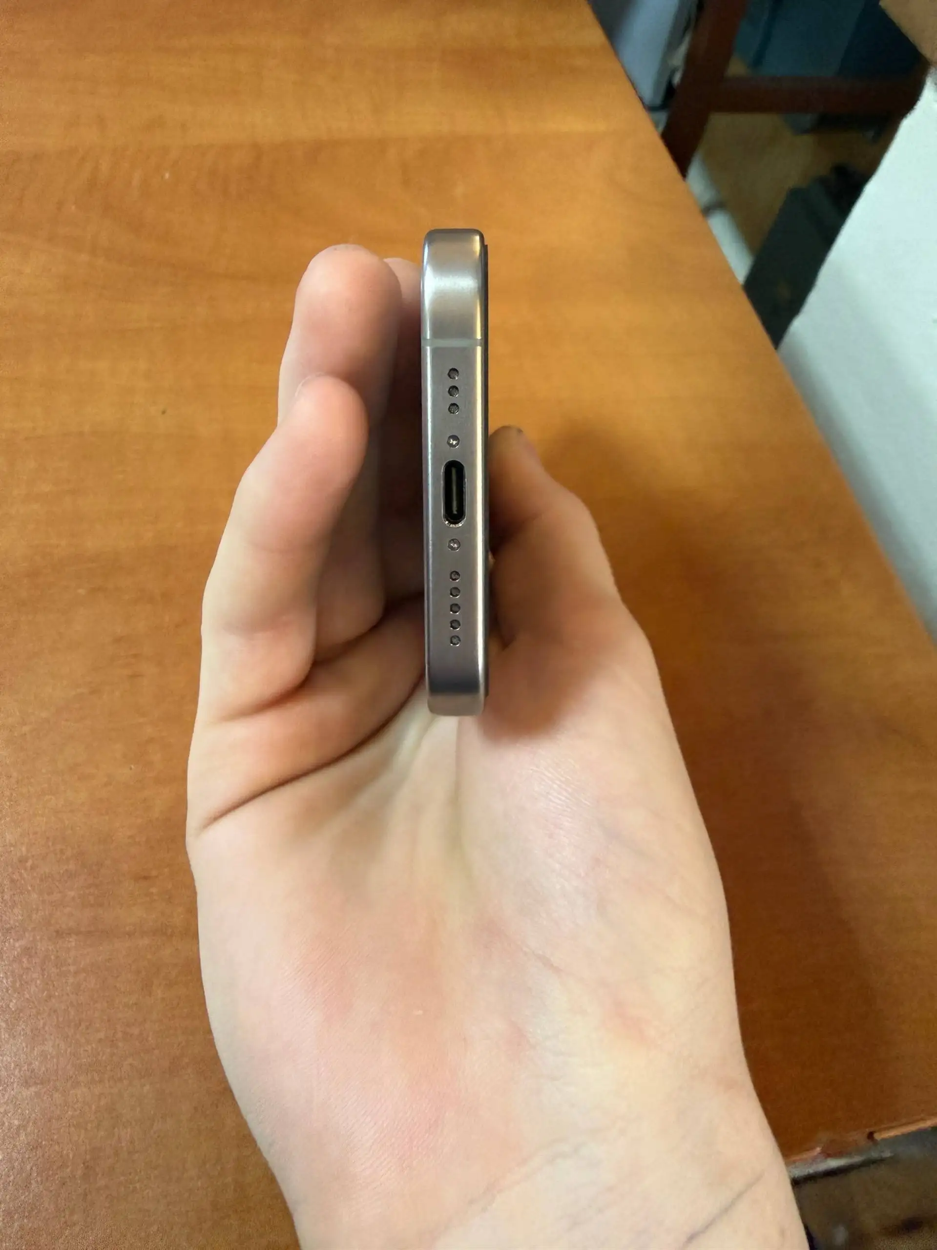 Продам телефон IPhone 15 pro 256гб - Смартфоны (Электроника) в Южно-Сахалинск