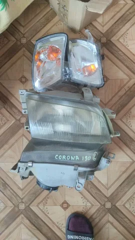 Продам фару и габарит TOYOTA CORONA 1993-95 - Кузовные детали/обвесы в Южно-Сахалинск