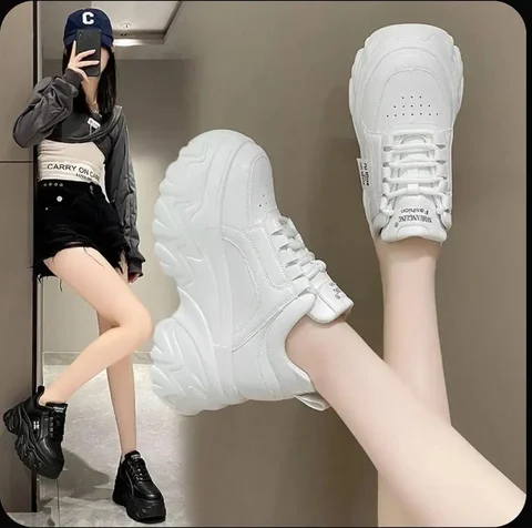 Новые белые кроссовки по стельке 23,5 - Обувь в Южно-Сахалинск