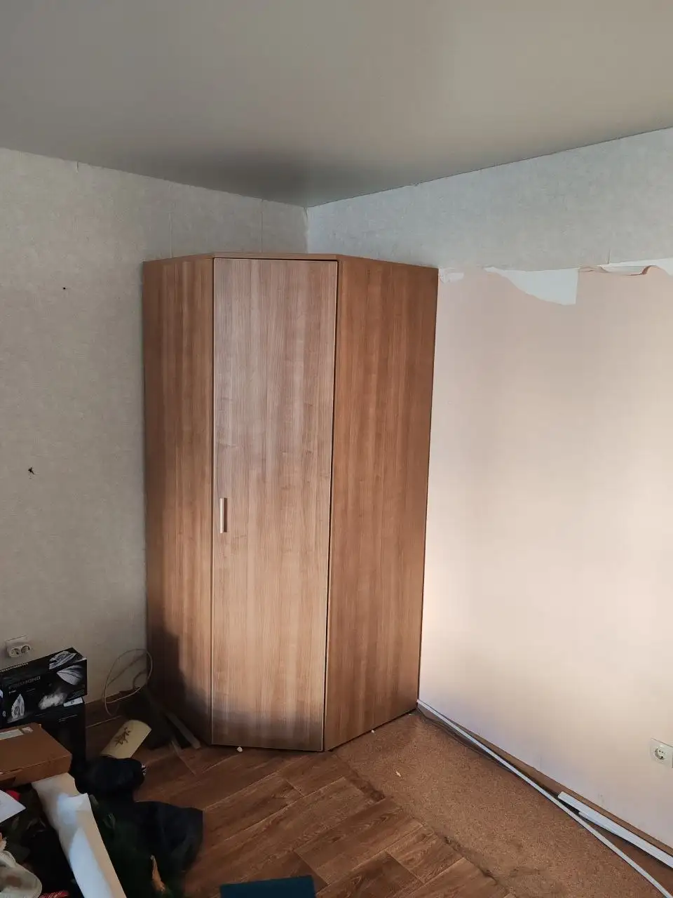 Продам большой шкаф и прихожку - Мебель (Для дома и дачи) в Южно-Сахалинск