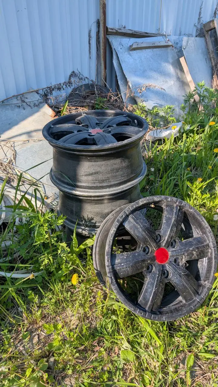 Диски колесные 17 дюймов - Запчасти (Авто) в Южно-Сахалинск