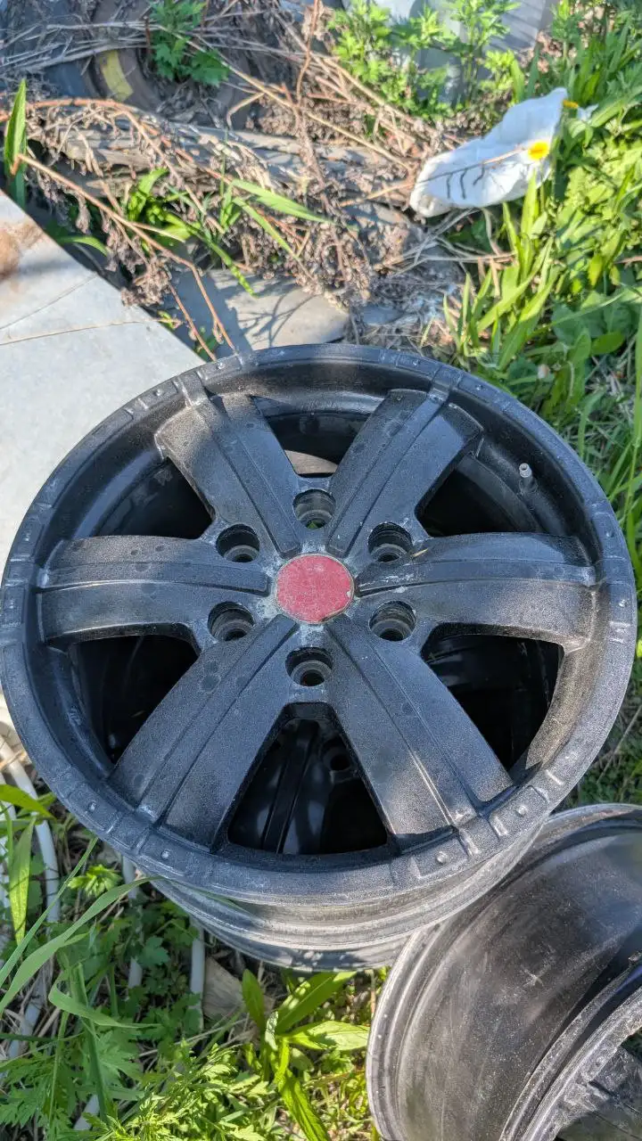 Диски колесные 17 дюймов - Запчасти (Авто) в Южно-Сахалинск