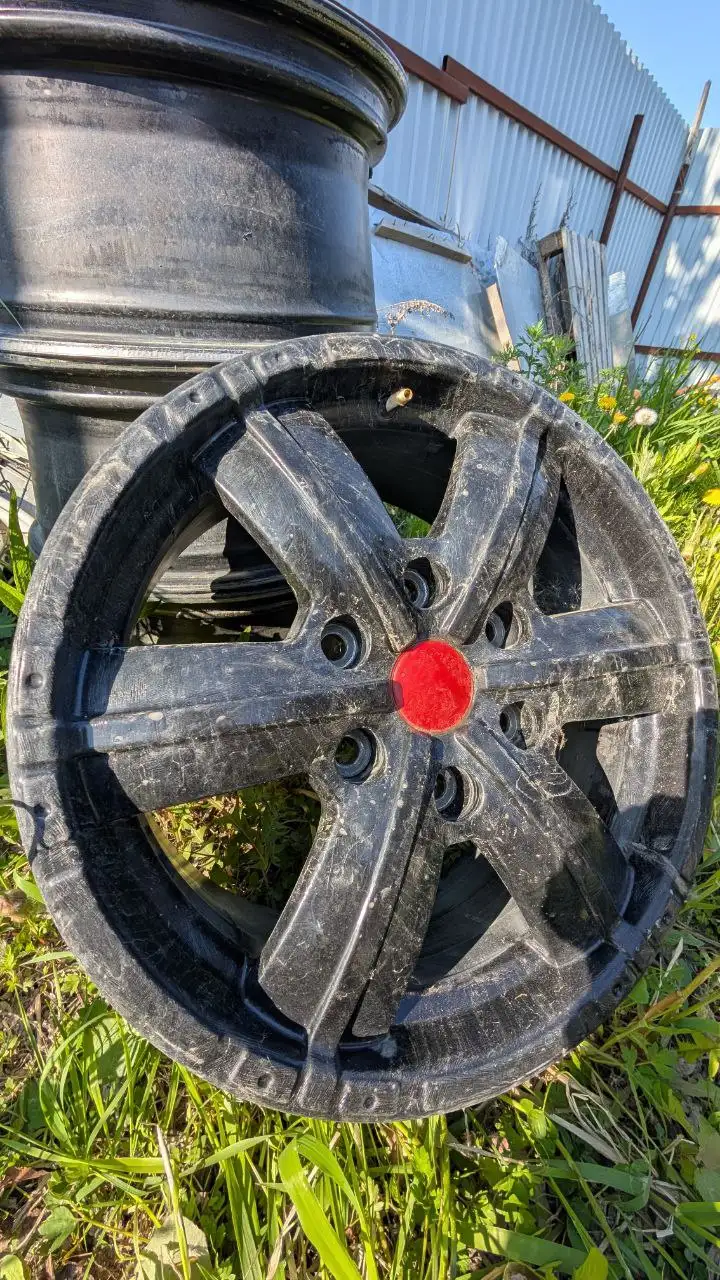 Диски колесные 17 дюймов - Запчасти (Авто) в Южно-Сахалинск