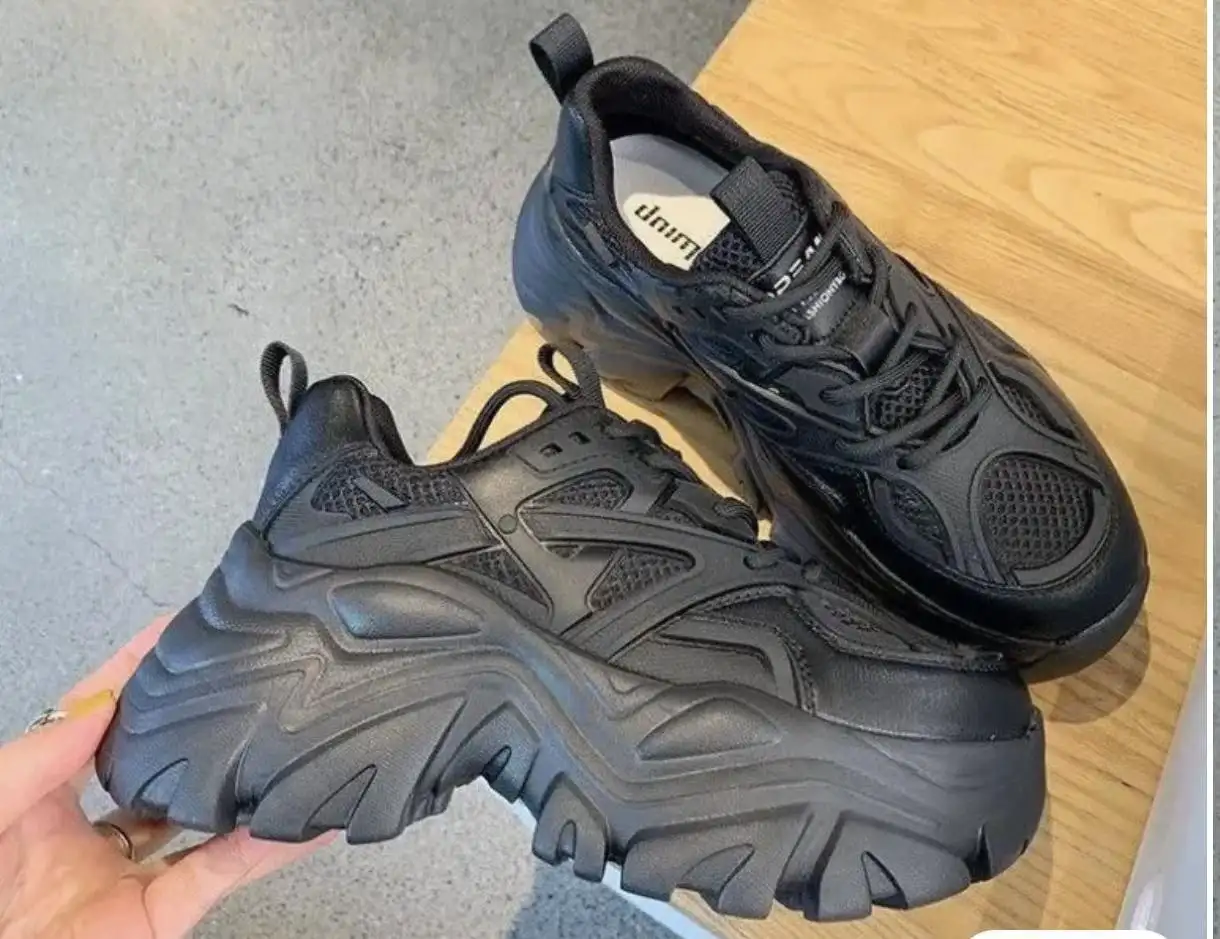 Новые кроссовки, размер 23,5-24 см - Обувь (Одежда) в Южно-Сахалинск