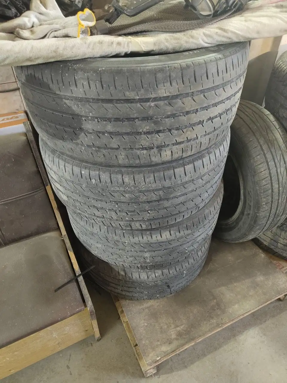 Продажа шин 235/50 R17 - Шины и диски (Авто) в Южно-Сахалинск