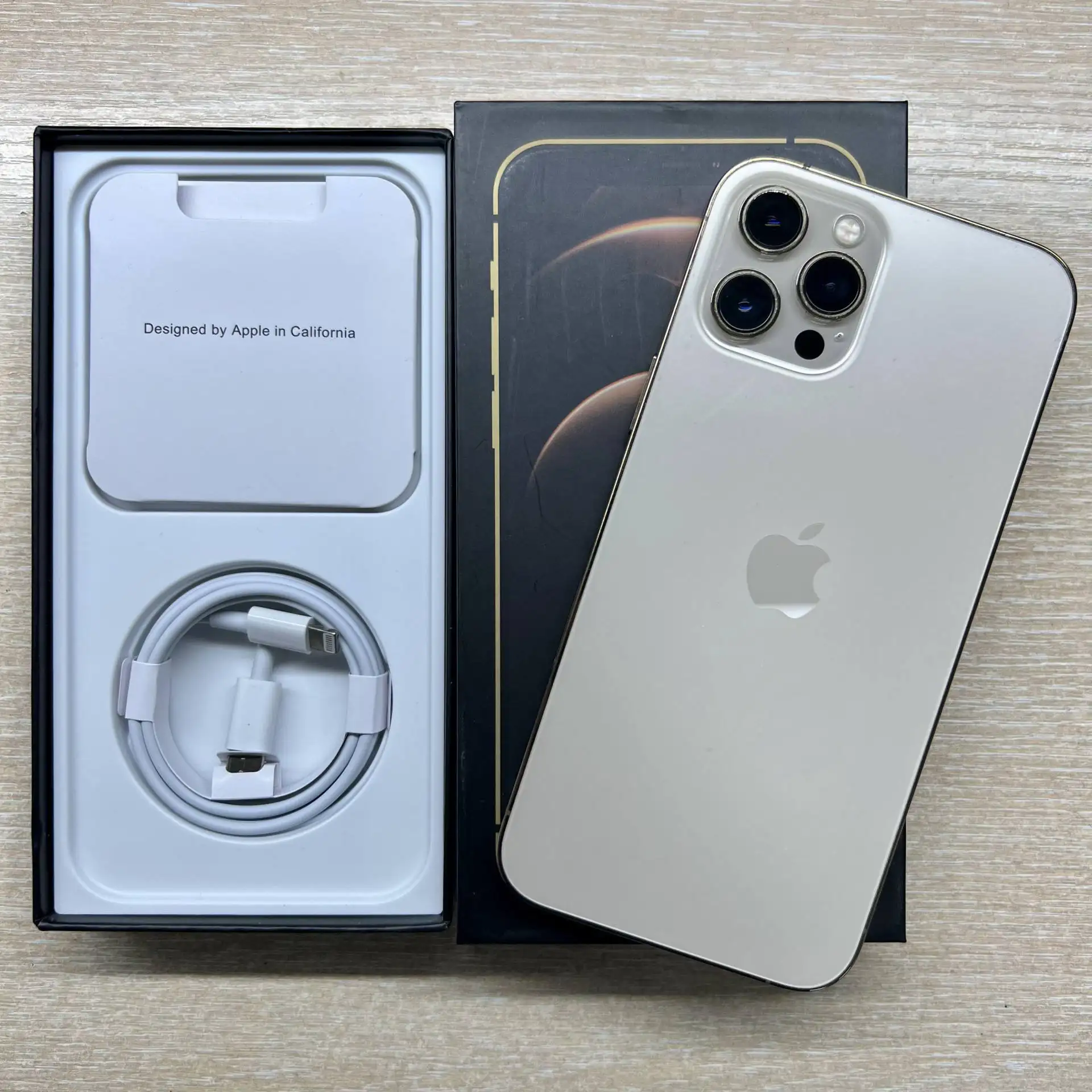 Продам IPhone 12 Pro Max - Смартфоны (Электроника) в Корсаков