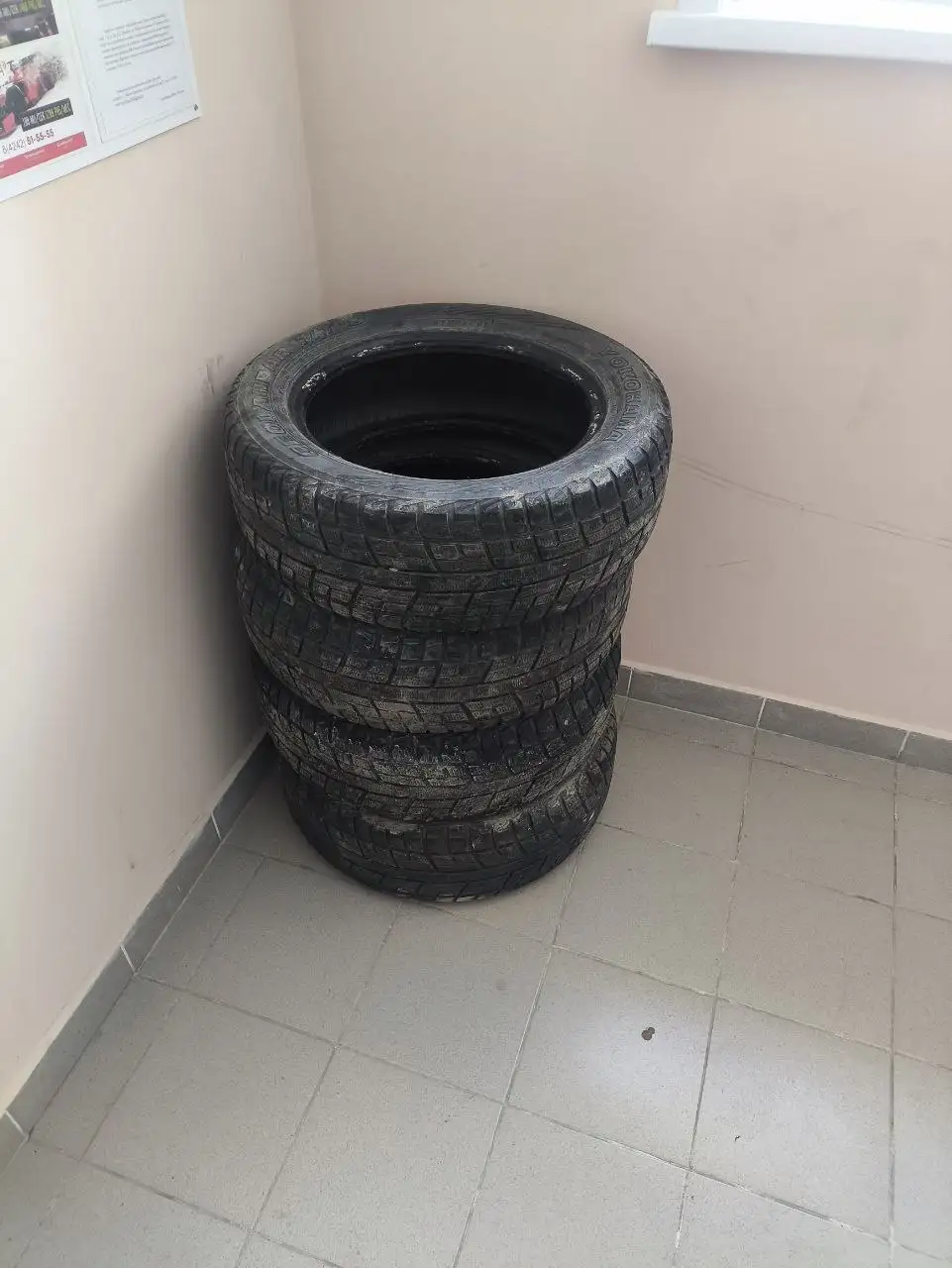 Продам резину 235/60/18 - Шины и диски (Авто) в Южно-Сахалинск