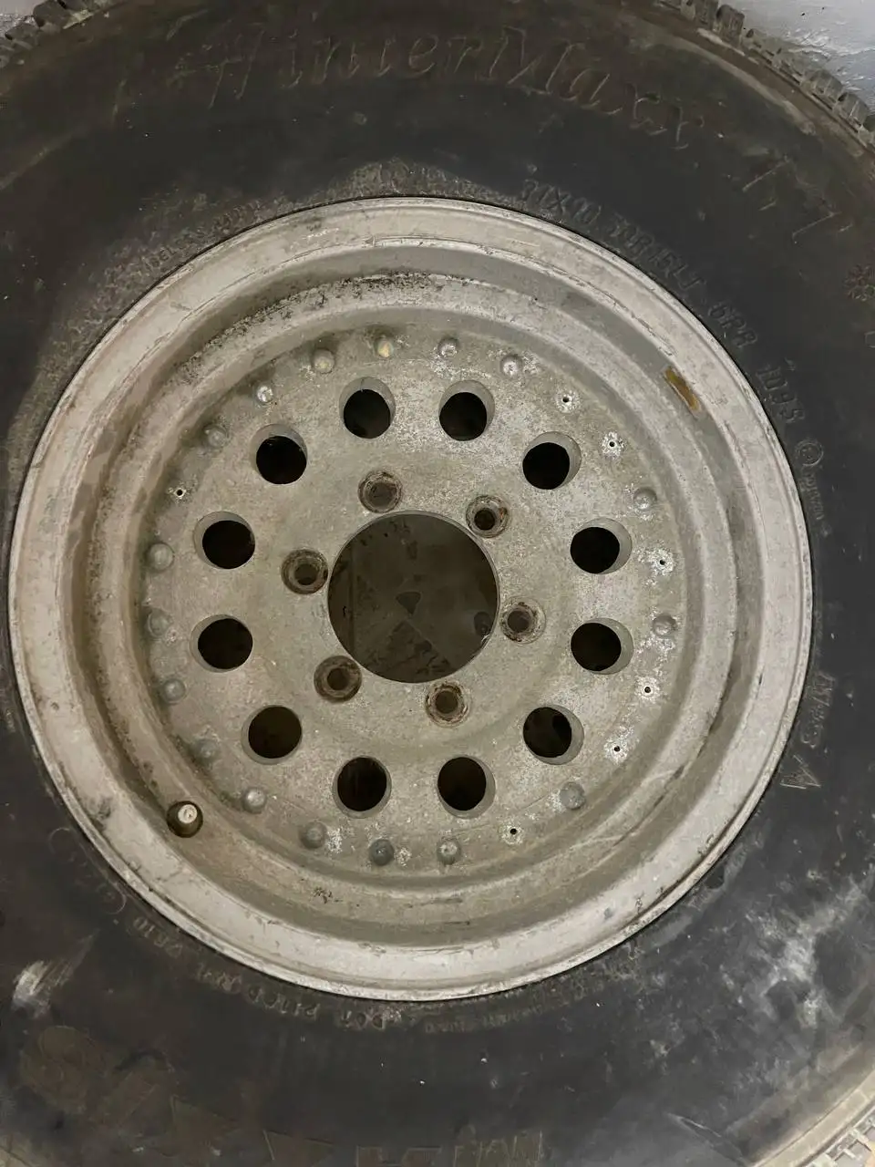 Продам комплект дисков R15 6x139.7 - Диски (Авто) в Южно-Сахалинск