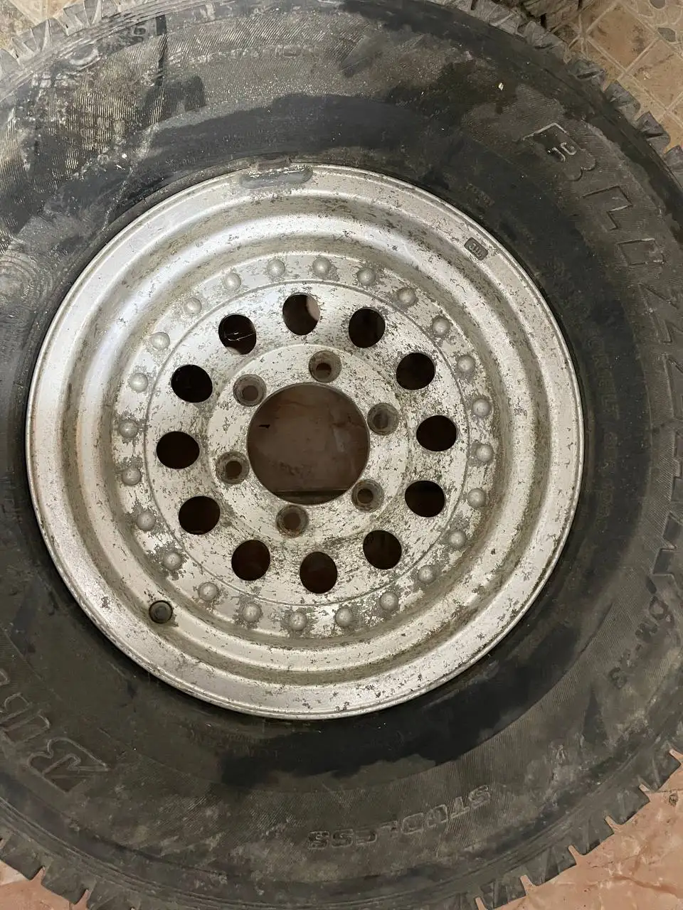 Продам комплект дисков R15 6x139.7 - Диски (Авто) в Южно-Сахалинск