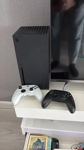 Продам Xbox Series X с двумя геймпадами - Бытовая техника в Южно-Сахалинск