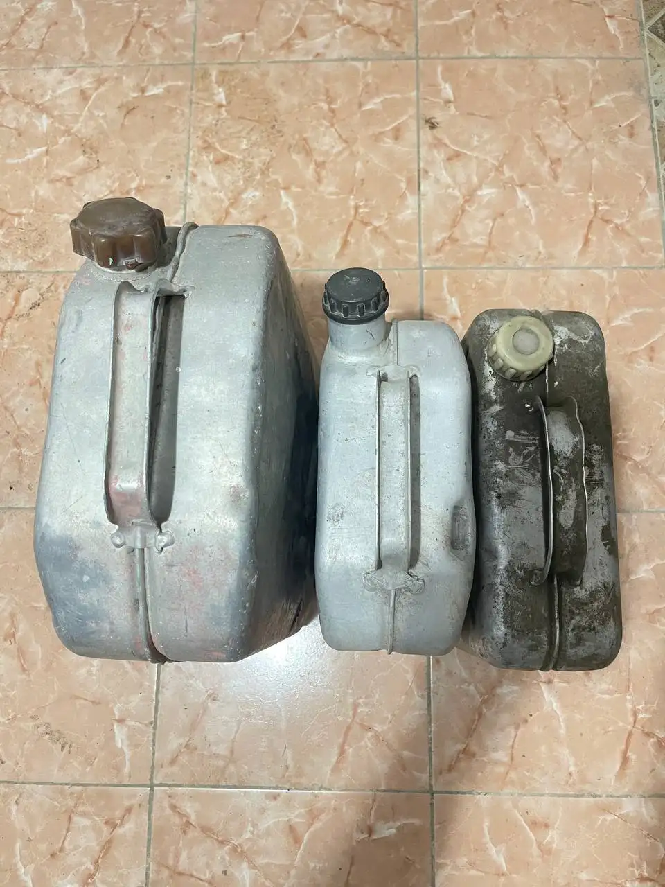 Продам алюминиевые канистры для ГСМ 10 и 20 литров - Канистры (Авто) в Южно-Сахалинск