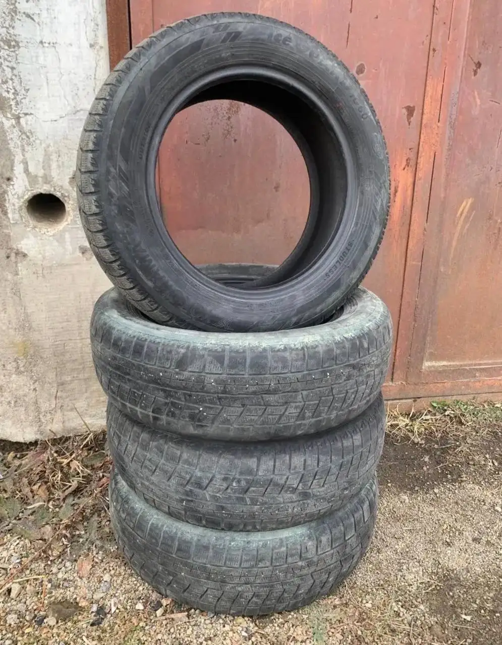 Зимние шины 185/65R15 - Шины и диски (Авто) в Корсаков