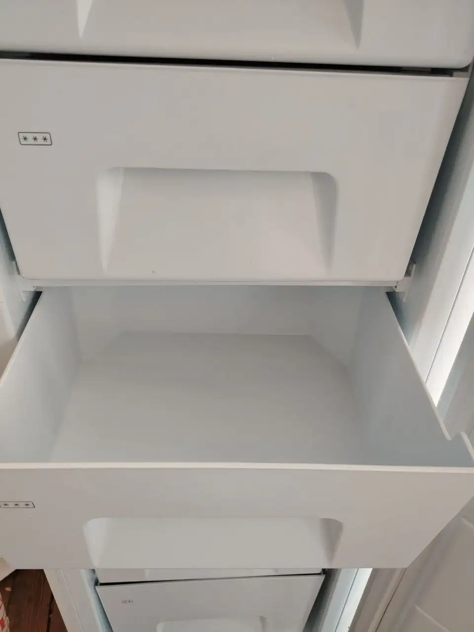 Продам морозильную камеру и холодильник GLOBUS BAR - Крупная бытовая техника (Электроника) в Южно-Сахалинск