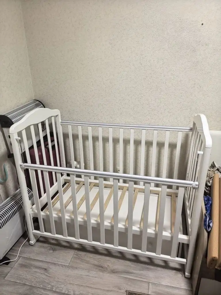 Продам детскую кроватку 120x60 см - Детская мебель (Товары для детей) в Южно-Сахалинск