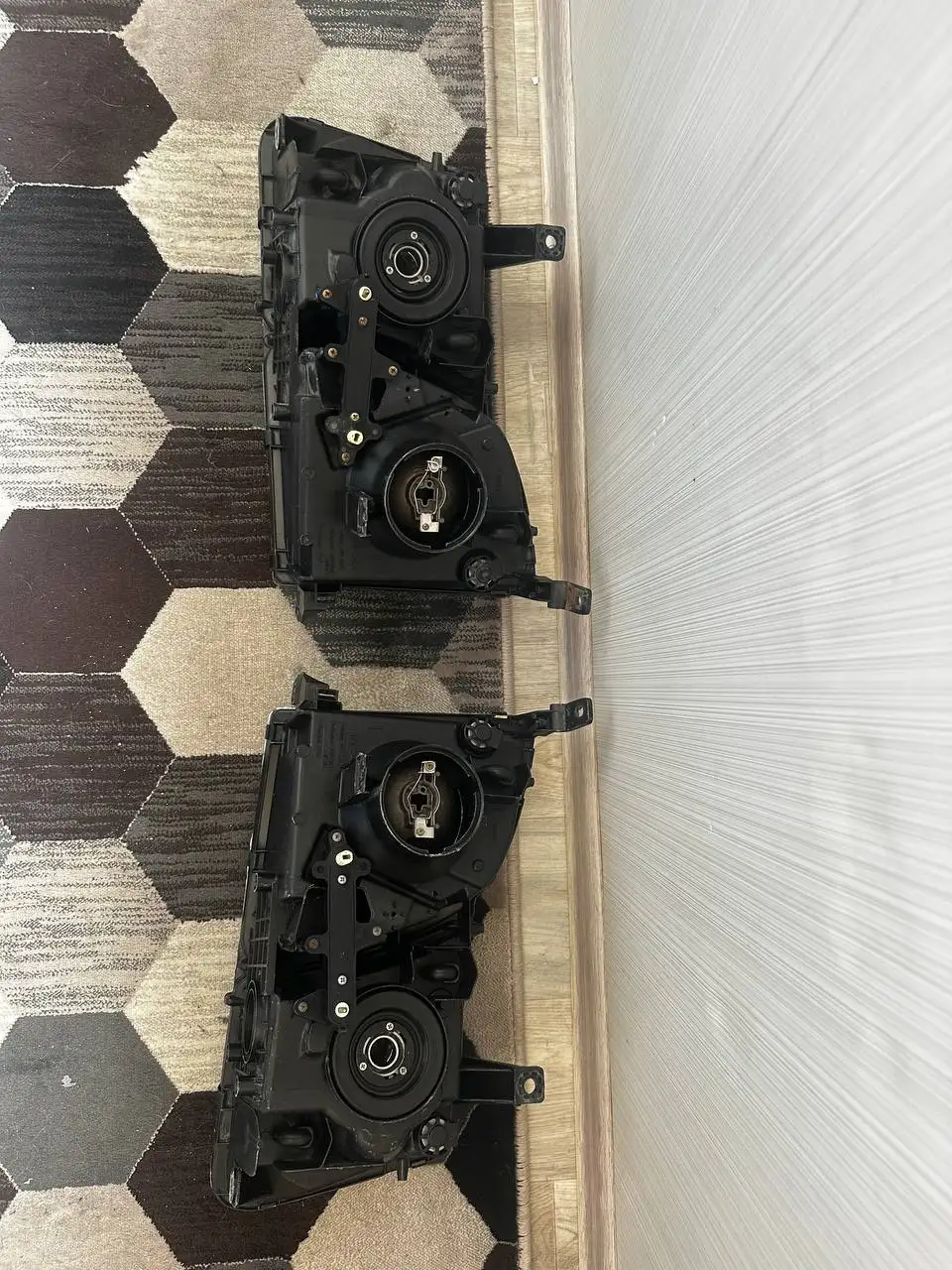 Продам фары на Лексус LX470/ТЛК Сигнус оригинал - Запчасти (Авто) в Южно-Сахалинск