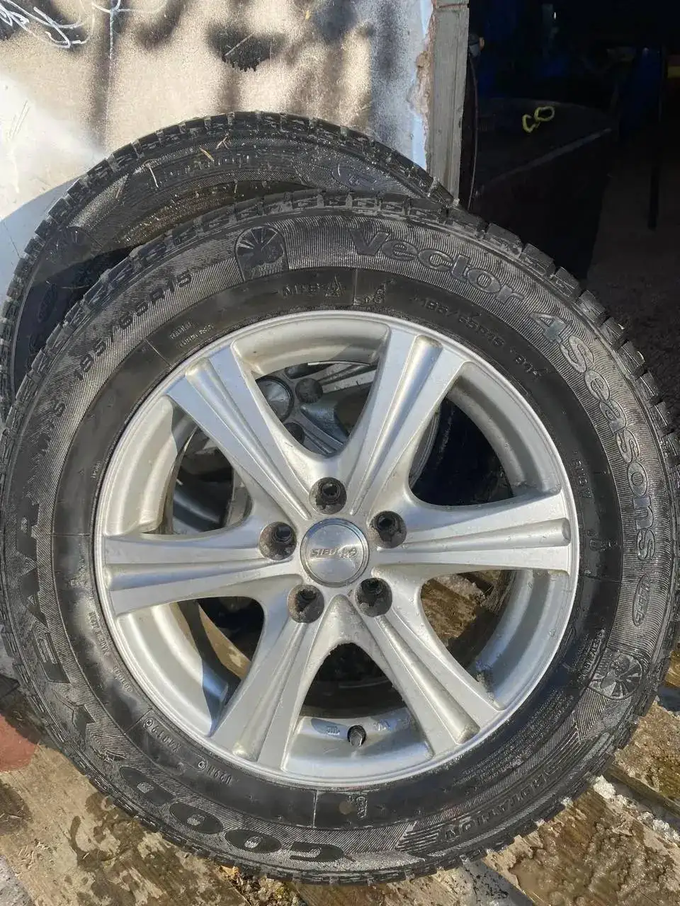Шины 195/65 R15 - Шины (Авто) в Южно-Сахалинск