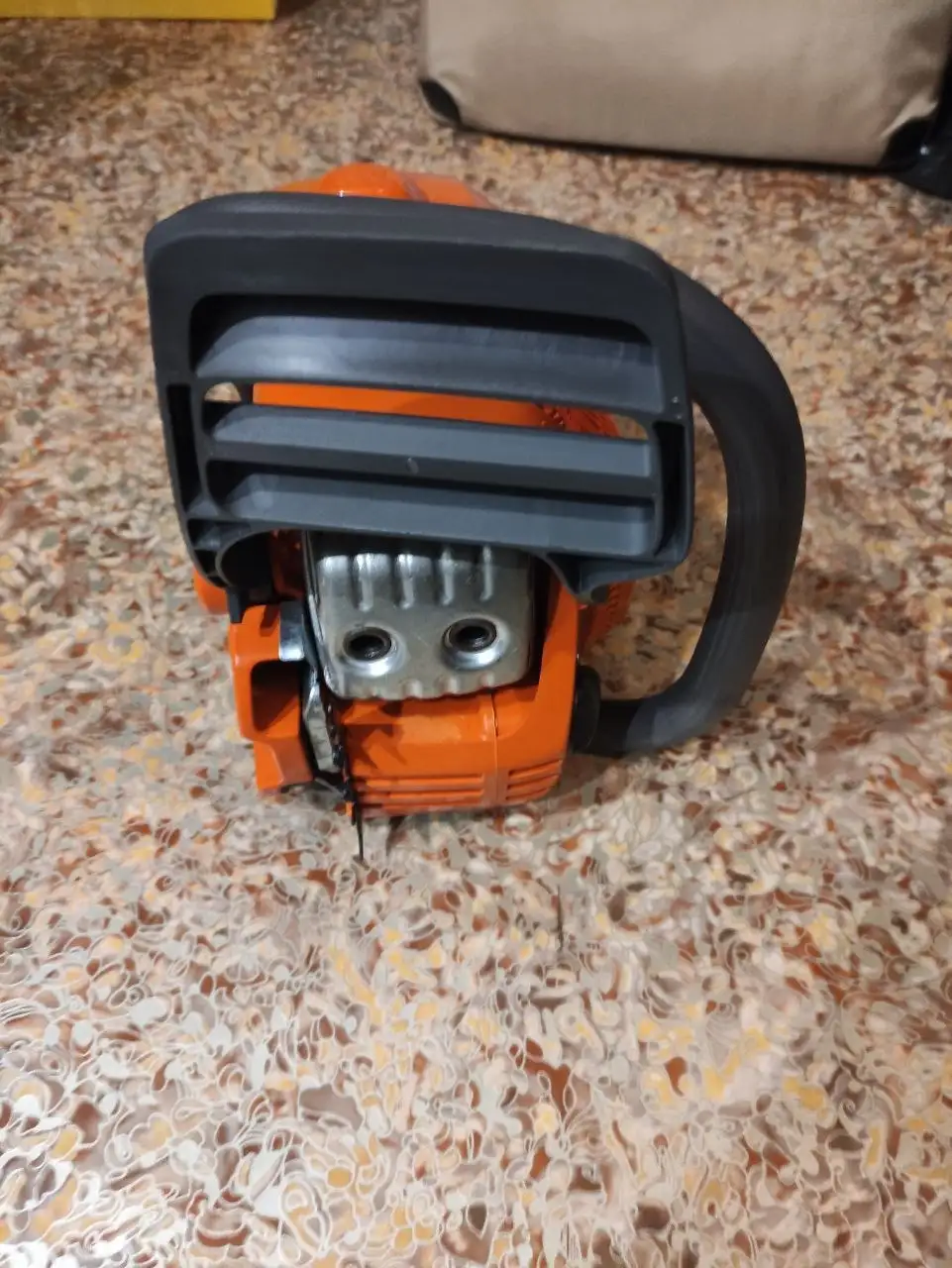 Бензопила Husqvarna 135-16 с маслом и цепями - Инструменты (Для дома и дачи) в Южно-Сахалинск