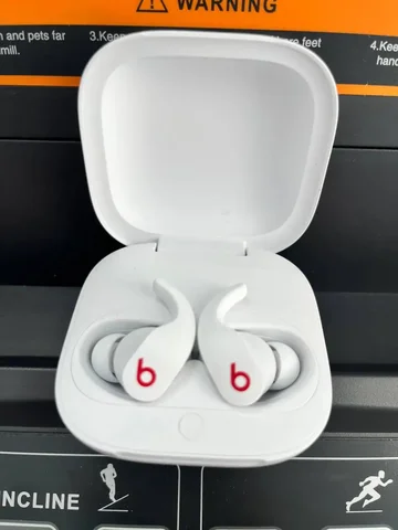 Потеряны наушники Beats Fit Pro в автобусе 10 - Электроника в Южно-Сахалинск